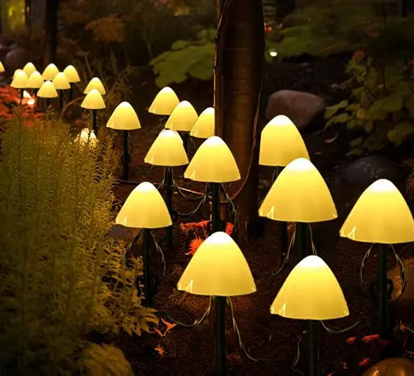 Luci da terra solari con decorazione a forma di fungo a LED