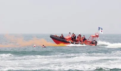 בהריסות בחצות הלילה חולצו כ -150 נוסעים מרובות מדינות ו -60 אנשים ניצלו