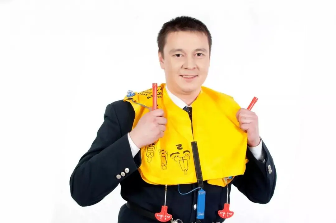 How to wear a life jacket?