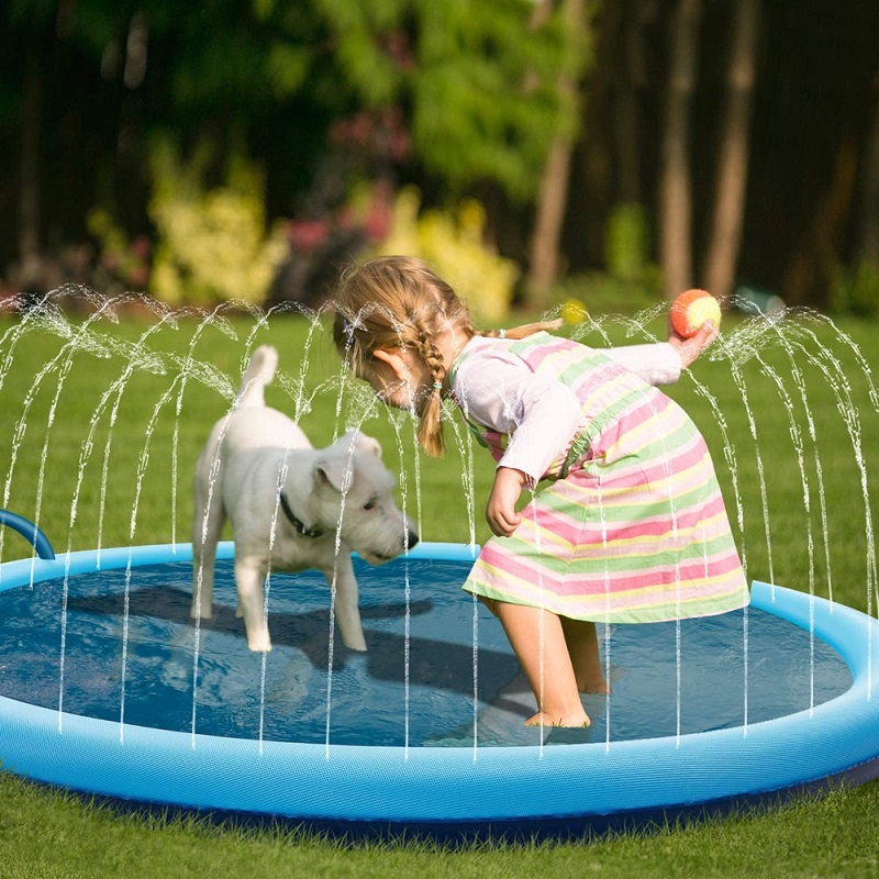 Pritsmete sprinklerpadja koertele, lastele, kes mängivad veemänguasju - 2 
