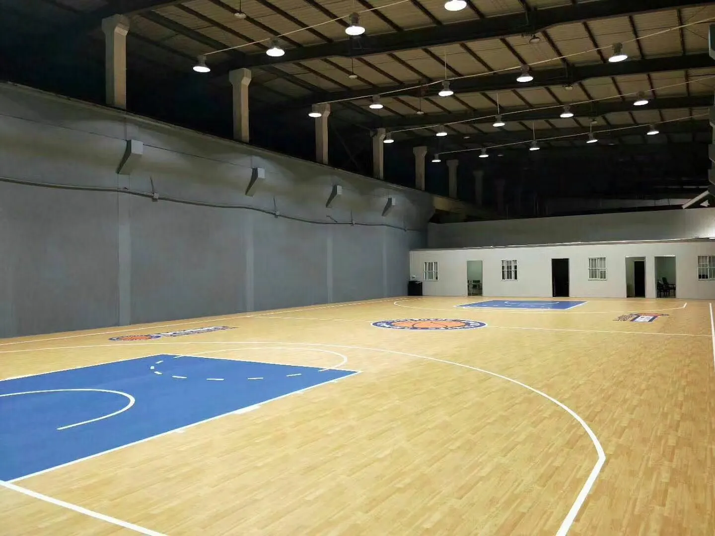 How to avoid pits for basketball court pvc flooring?