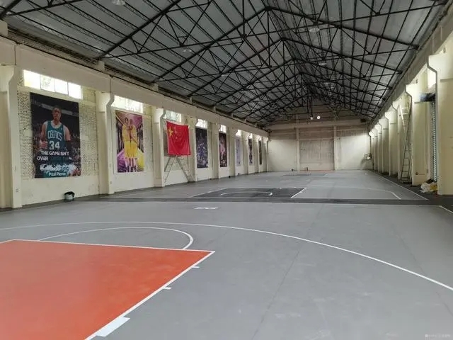 Basketball court flooring to create a high quality sports hall