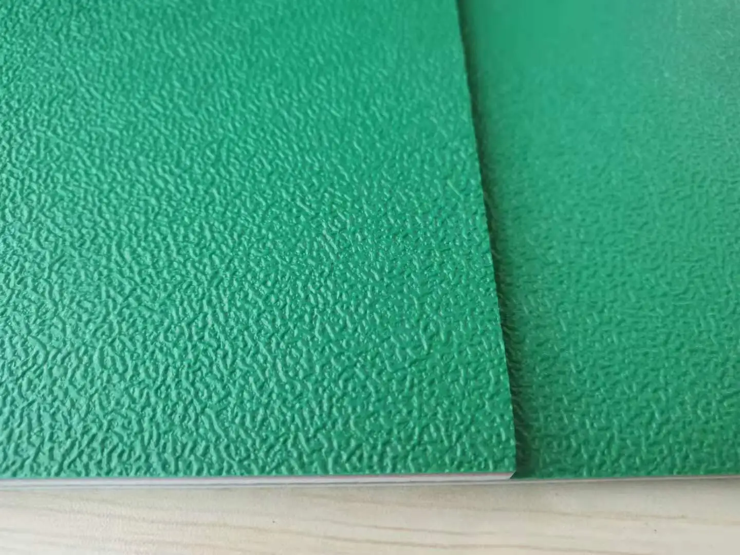 Green Color Sand Texture PVC Sports Badminton Court