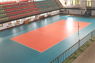 Professionaalne võrkpalliväljaku põrandakate siseruumides PVC mattrull