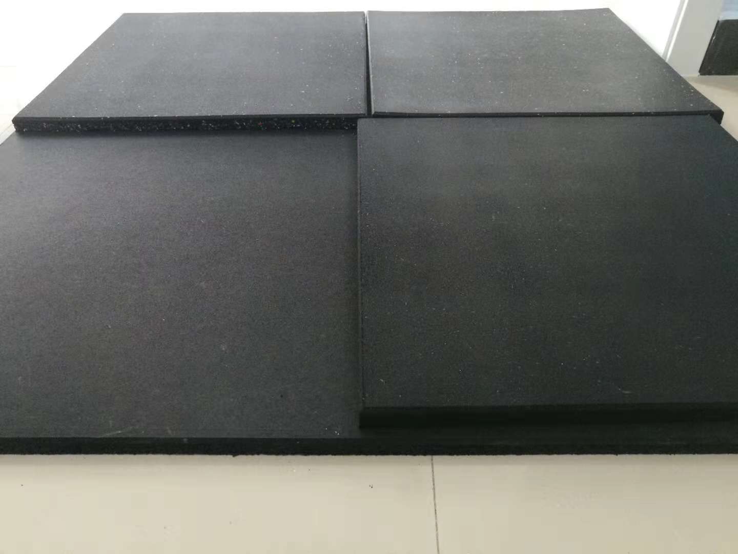 rubber gym flooring tiles
