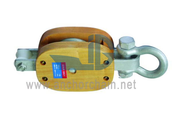 Wood Block Single Sheave With Shackle