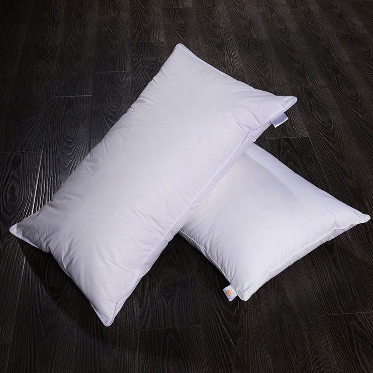 Pay attention to the length, width and hardness when choosing a pillow