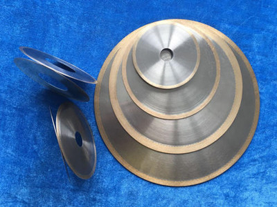 Ultra-thin diamond cutting disc