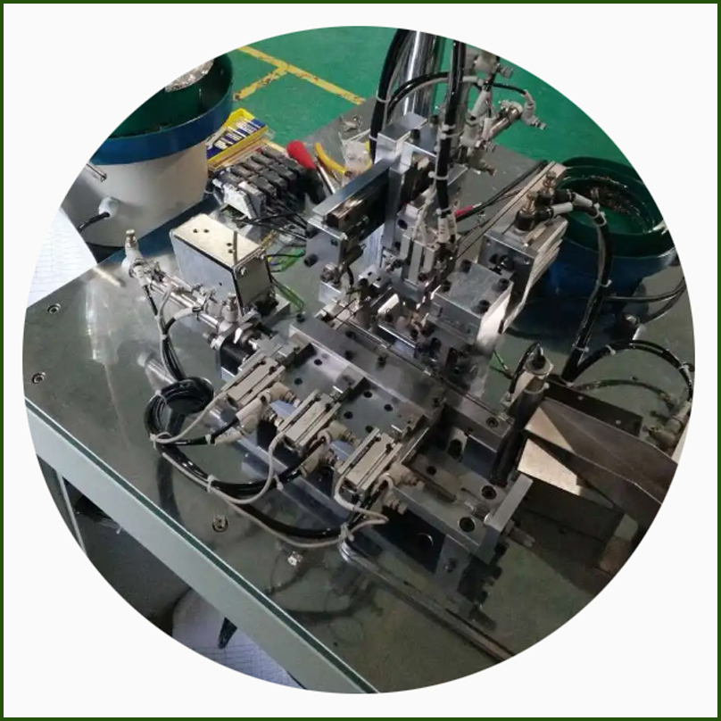 Automatic riveting machine components and modules