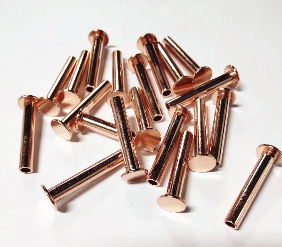 Copper rivets ship to Germany