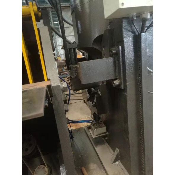 CNCアングル鋼切断機とパンチングマーキング