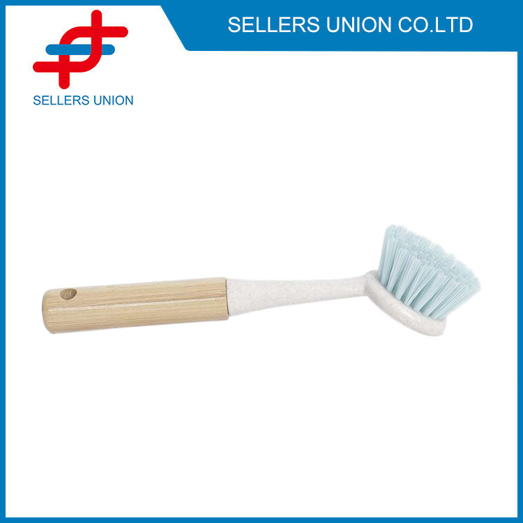Round Size Brush With Wooden Handle