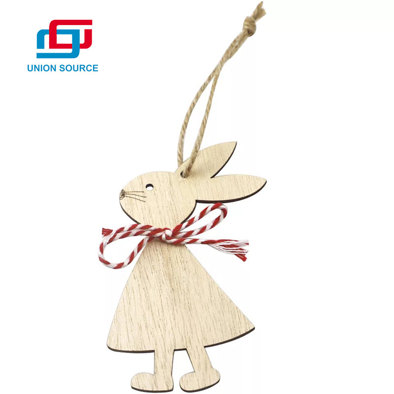 Přizpůsobená velikonoční králičí dřevěná závěsná dekorace