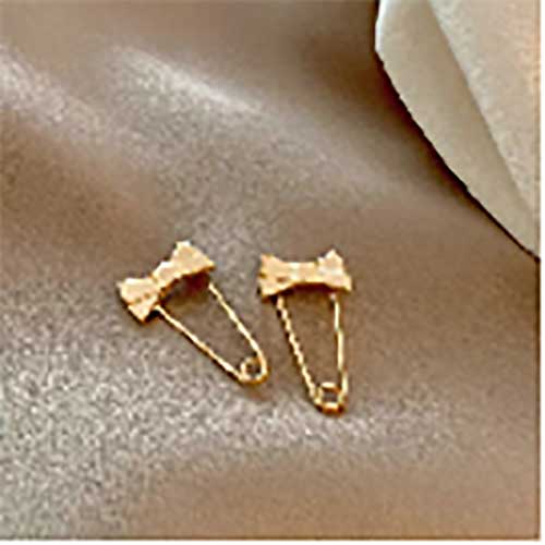 Gold Color Ladies Oval Shaped Design Paper Clip On Earrings