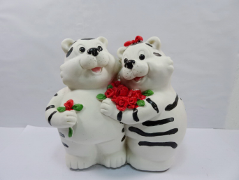 Recent Design Home Decoration Xmas Tiger Resin Money Pot Varieties Of Style Made In China - 1 