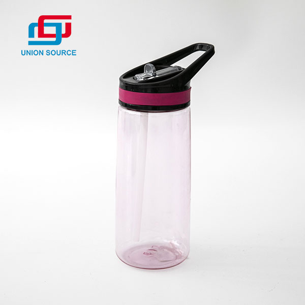 Wiederverwendbare Sport-Wasserflasche aus Kunststoff mit Trinkhalm im Inneren