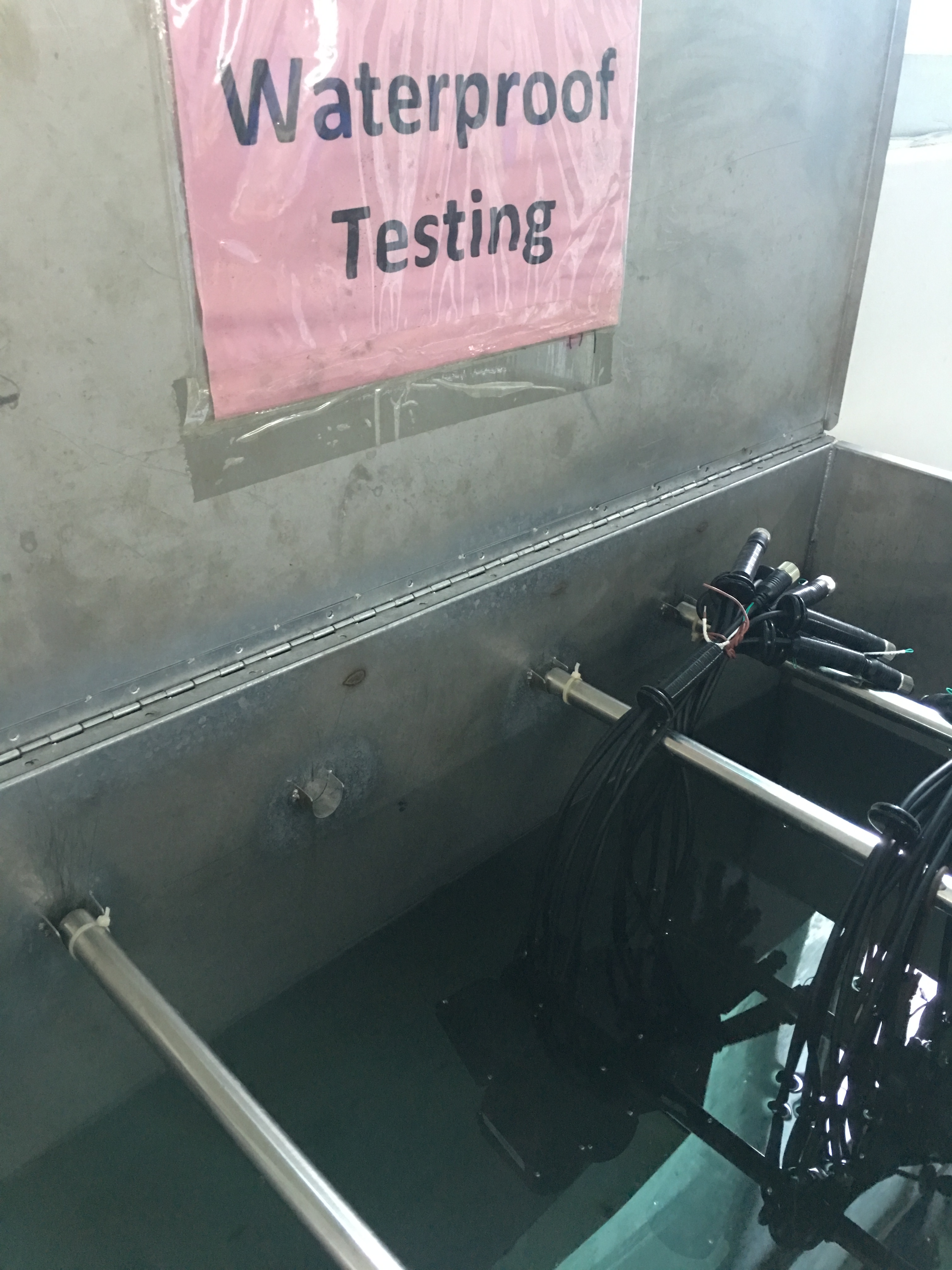Bilkamerans vattentäta test