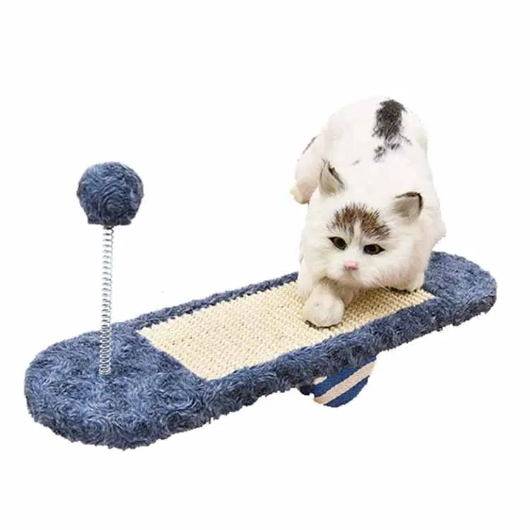 Прочные игрушки для кошек на диване-кровати с царапинами