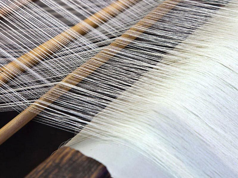 What is the difference between nylon and polyester yarn?