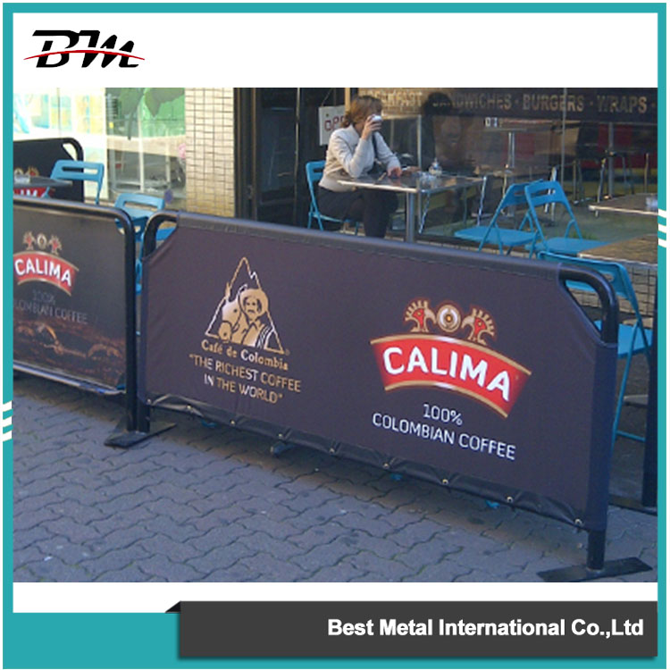 How to turn the advertising banner cafe barrier into a queue guardrail
