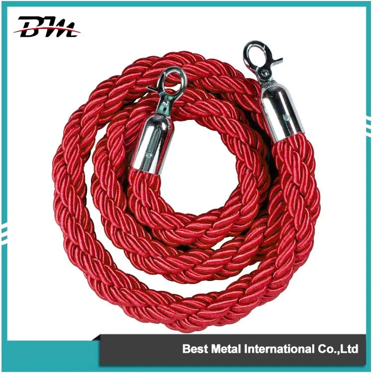 Červené stočené laná