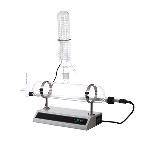 Distillateur d'eau en verre de laboratoire