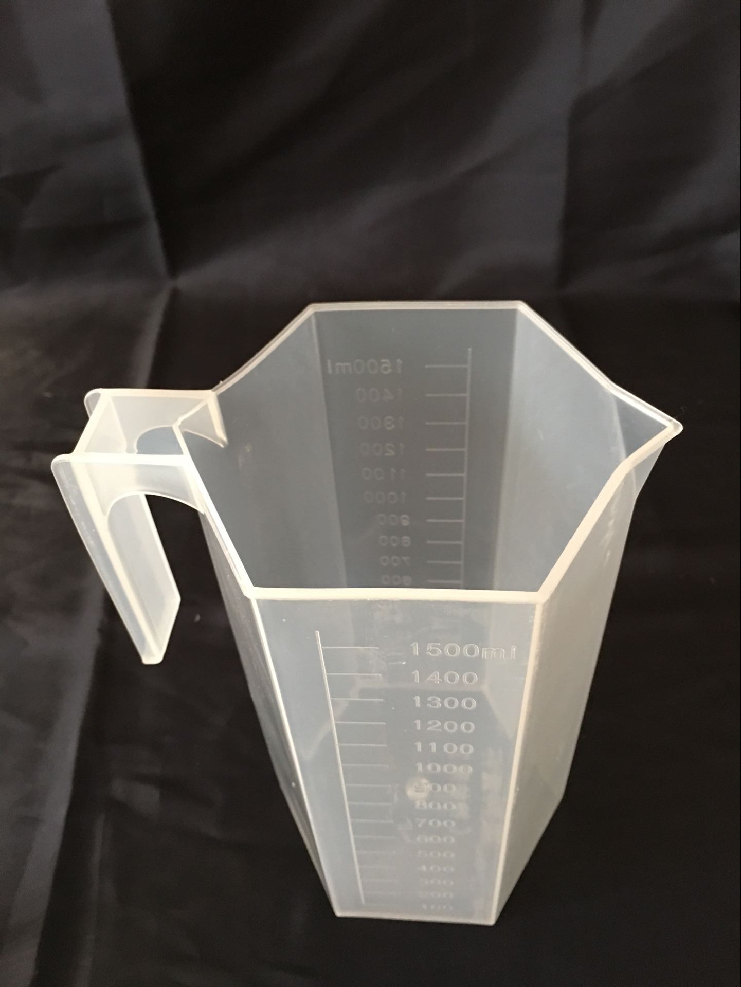 لیوان اندازه گیری پلاستیکی رمبی - 1 