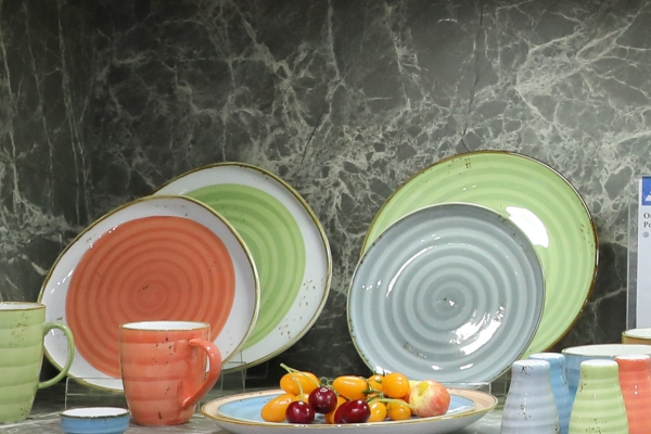 Barevné porcelánové nádobí Sunnex