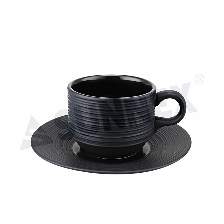 Šálka ​​na kávu z porcelánu čiernej farby - 0 
