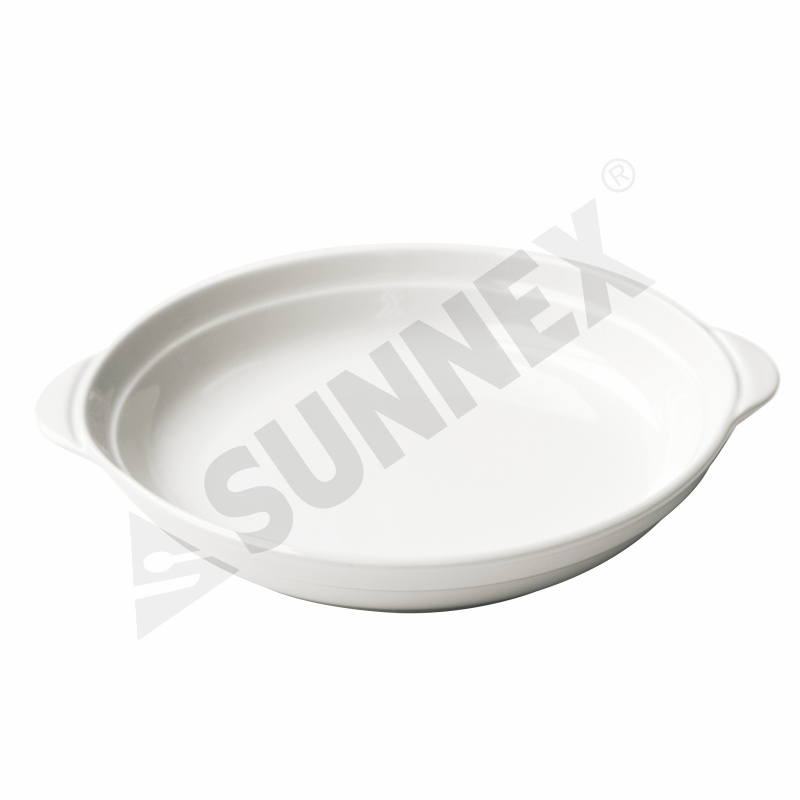 Белая фарфоровая тарелка с круглыми ушками