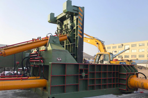 A large number of steel scrap cake pressing machine, iron pin cake pressing machine