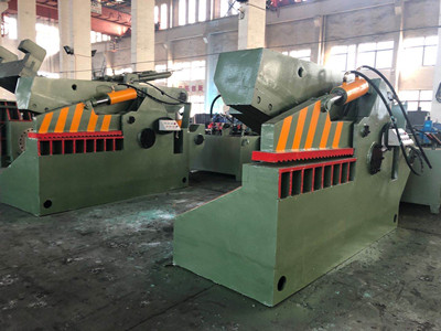 Hydraulic scrap iron automatic shearing machine