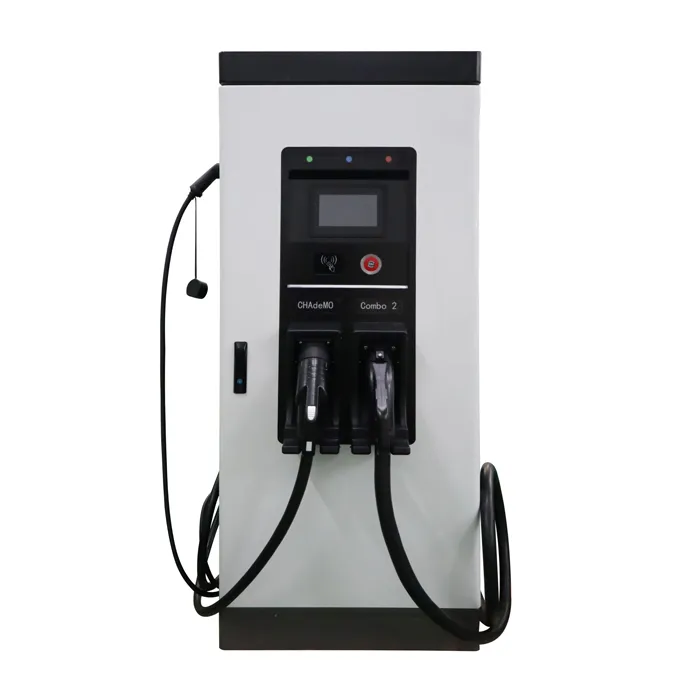 CHAdeMO 또는 CCS2 충전기