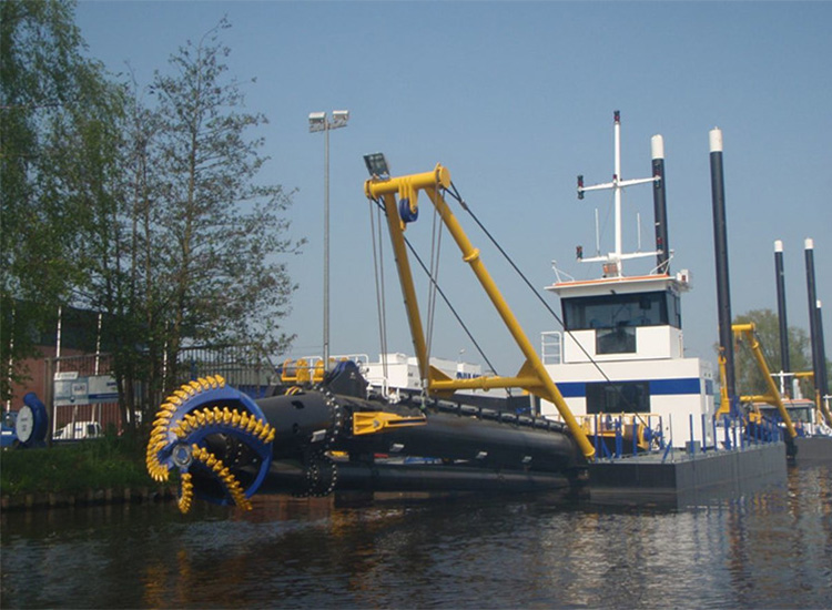 Easy-maintainable 16inch Cutter Suction Dredger