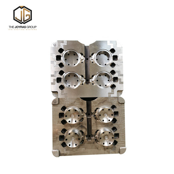 What are the structural components of aluminum alloy die casting molds