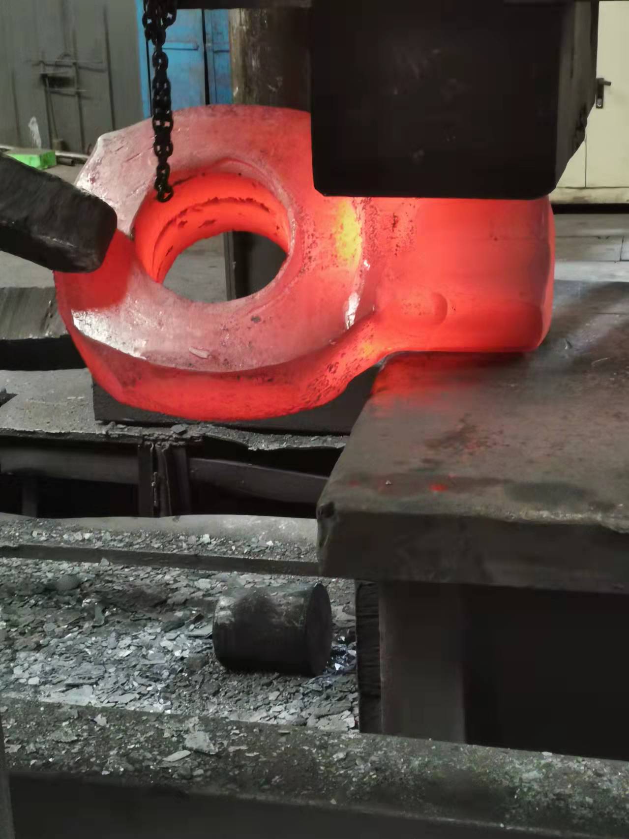 Maintenance and management of high speed steel roll forging points