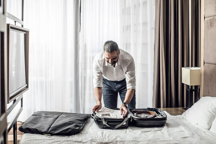 10 Best Travel Garment Bags for Suits and Dresses