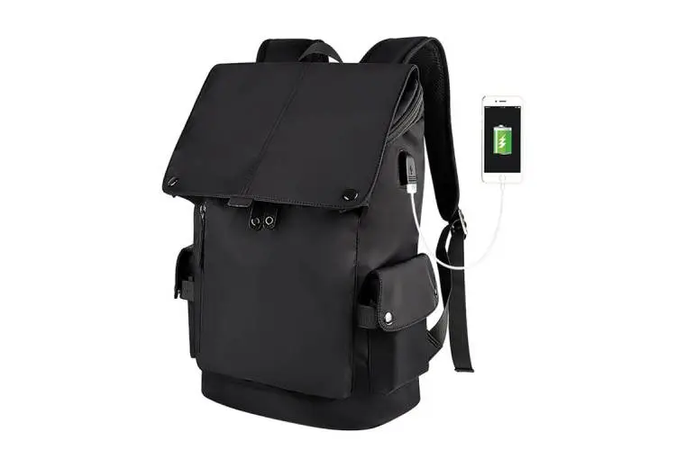 How to clean and maintain laptop bags on shoulders?