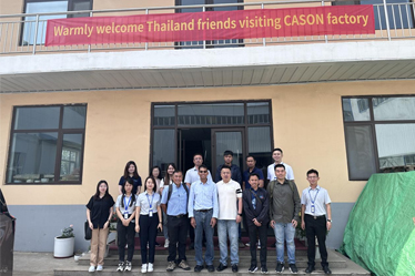 varmt välkomna thailändska kunder att besöka vårt företag!