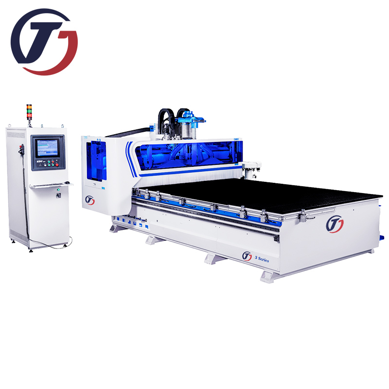 CNC Machine With Automatic Tool Change