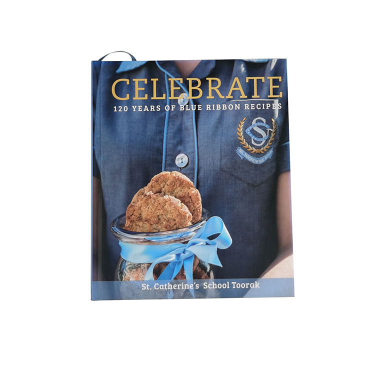 Печат на училищна готварска книга с позлатени ръбове