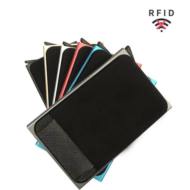 Автоматично изскачащ RFID алуминиев портфейл с еластична задна торбичка