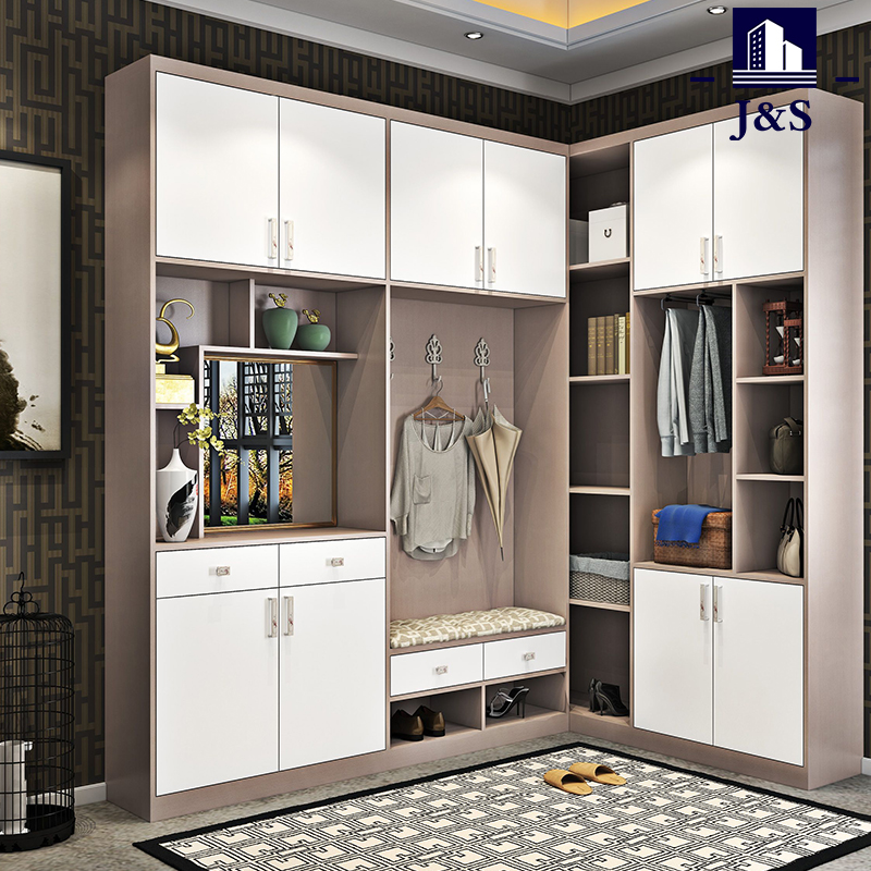 What are the common materials for wardrobe doors and what material is good?