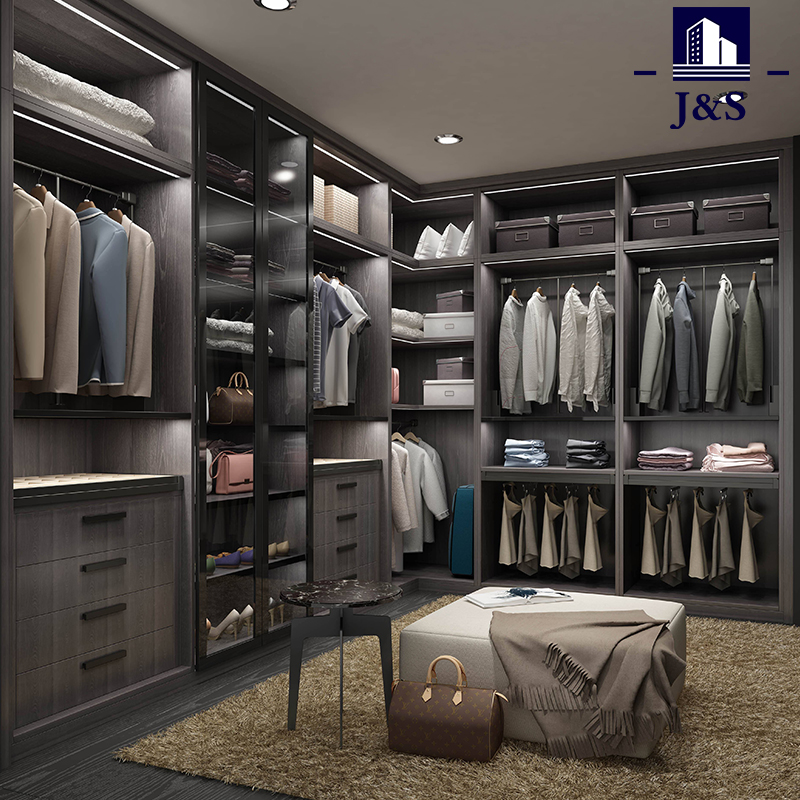 The bedroom closet is designed like this, with 5 square meters more storage space per second!