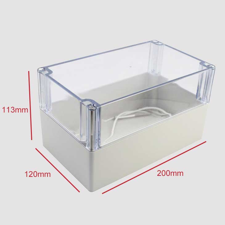 Come viene realizzata l'impermeabilità tra la scatola di giunzione impermeabile e il condotto?