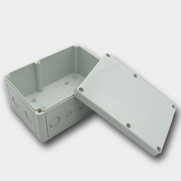  What are the advantages of waterproof distribution box？