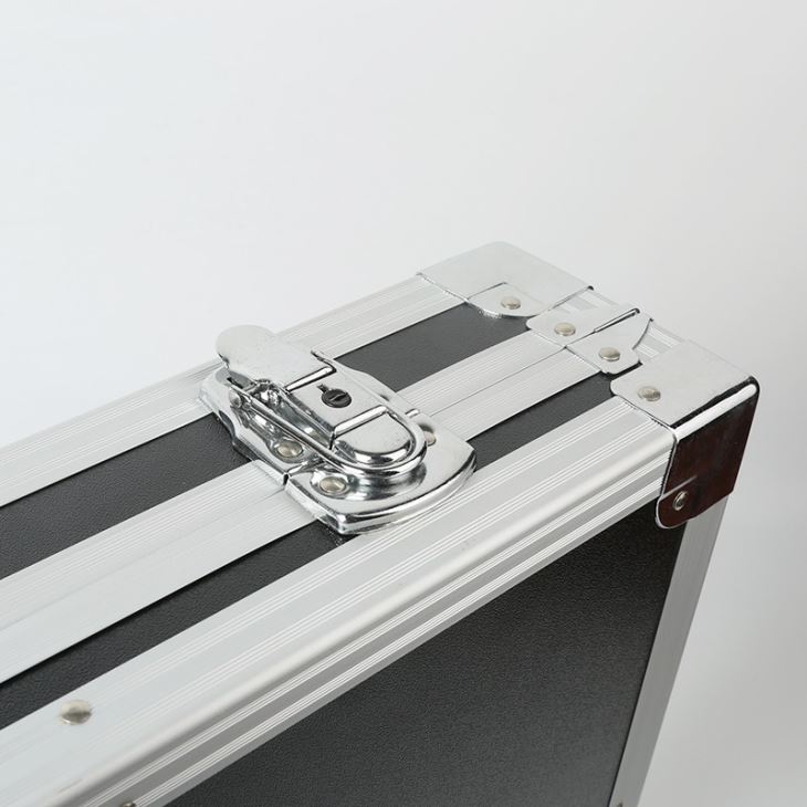 Caja de aluminio con interior personalizado - 2 