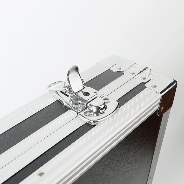 Caja de aluminio con interior personalizado - 4