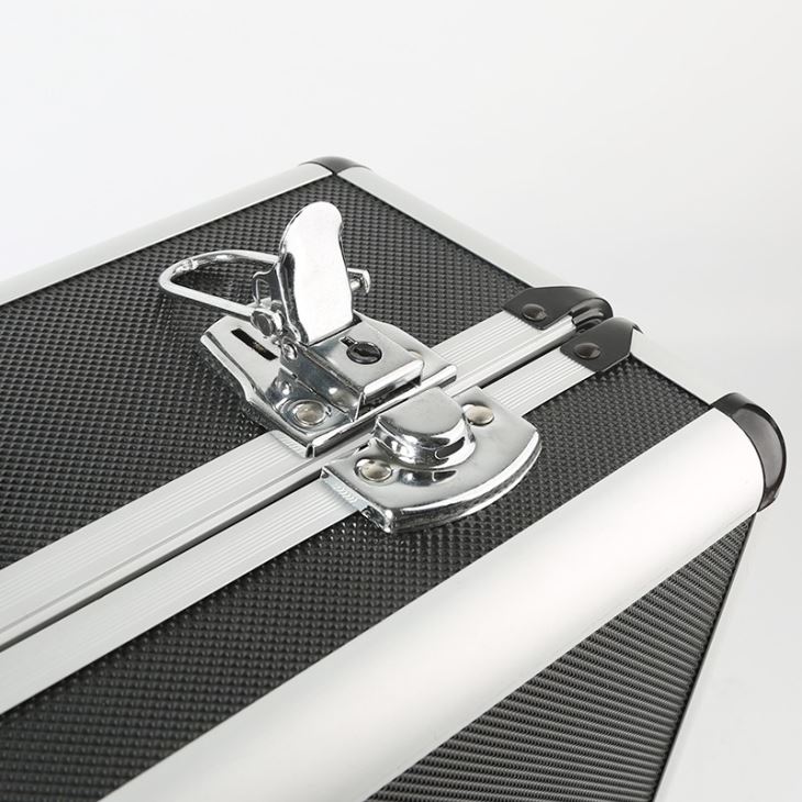Værktøjskasse af aluminium med tilpasset plade - 1