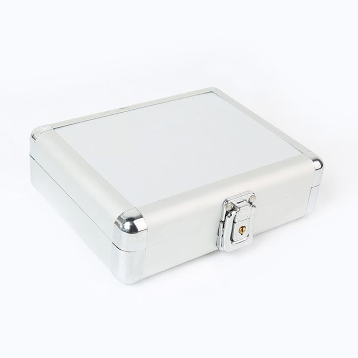 Алюминиевый чемодан для инструментов с губкой